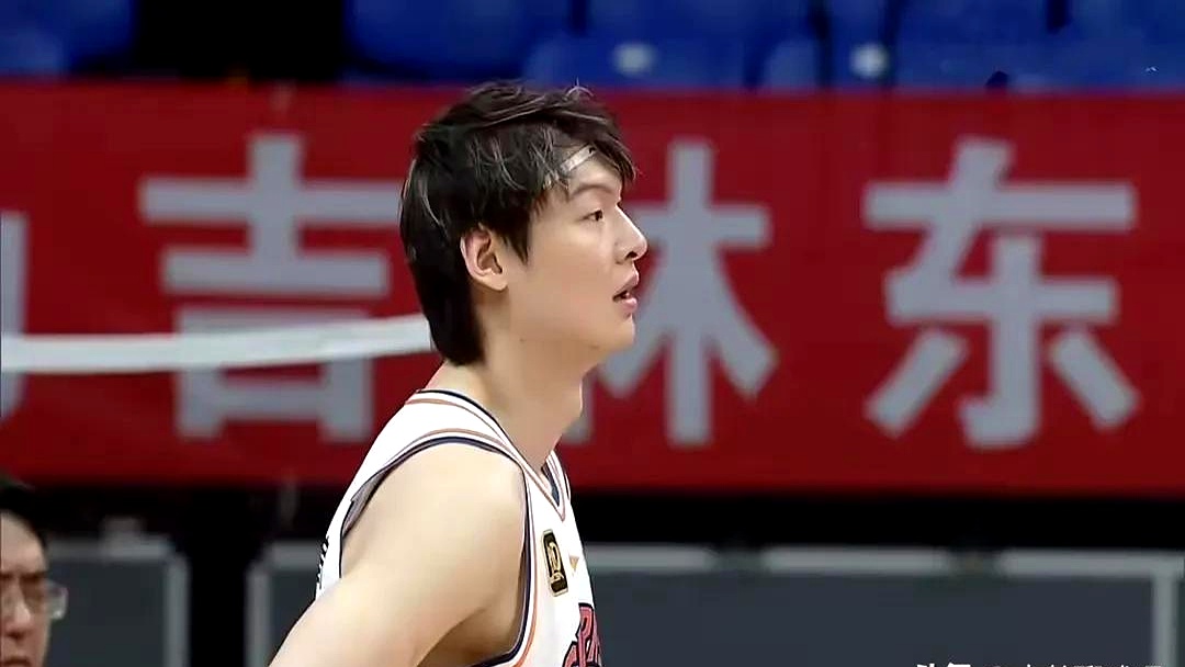 包含辽宁男篮客场输球，前景不容乐觀的词条