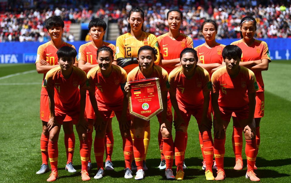世界杯女足赛场上，中国队呈现强大实力